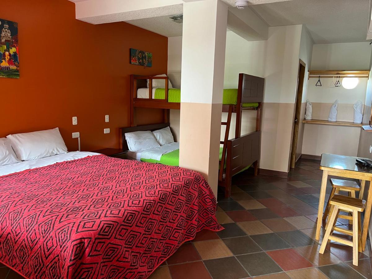 Hostal Alpachaca - New Quito Airport Табабела Экстерьер фото